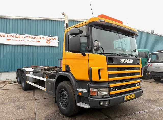 Scania P114-340 6x2 WITH MULTILIFT CONTAINERSYSTEM ONLY 80.500 KM!! ORIGINAL (10 TIRES / FULL STEEL SUSPENSION / 12 GEARS MANUAL GEARBO - Caminhão transportador de contêineres/ Caixa móvel: foto 2 Scania P114-340 6x2 WITH MULTILIFT CONTAINERSYSTEM ONLY 80.500 KM!! ORIGINAL (10 TIRES / FULL STEEL SUSPENSION / 12 GEARS MANUAL GEARBO - Caminhão transportador de contêineres/ Caixa móvel: foto 2