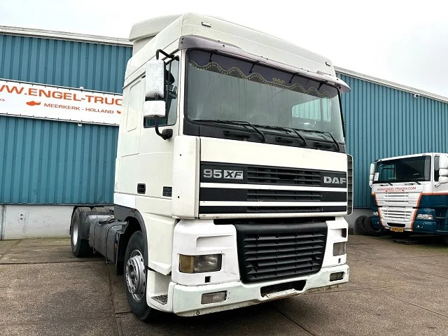DAF 95.380 XF SPACECAB (EURO 2 (MECHANICAL PUMP & INJECTORS) / ZF16 MANUAL GEARBOX / AIRCONDITIONING) - Tractor: foto 2 DAF 95.380 XF SPACECAB (EURO 2 (MECHANICAL PUMP & INJECTORS) / ZF16 MANUAL GEARBOX / AIRCONDITIONING) - Tractor: foto 2