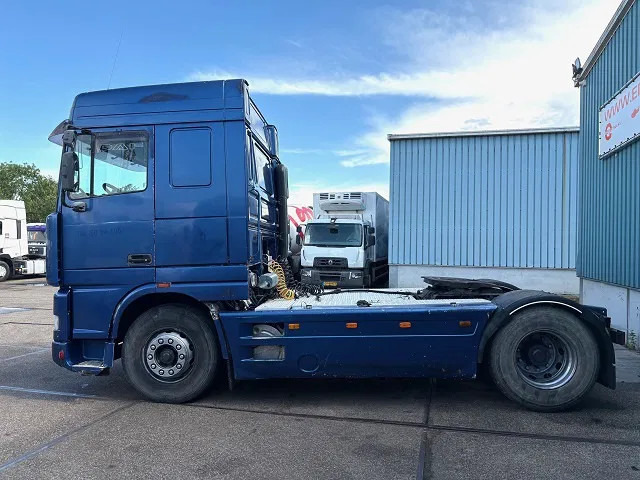 DAF 95.380 XF SPACECAB (EURO 2 / ZF16 MANUAL GEARBOX / HYDRAULIC KIT / P.T.O. / SIDE SKIRTS / AIRCONDITIONING) - Tractor: foto 5 DAF 95.380 XF SPACECAB (EURO 2 / ZF16 MANUAL GEARBOX / HYDRAULIC KIT / P.T.O. / SIDE SKIRTS / AIRCONDITIONING) - Tractor: foto 5