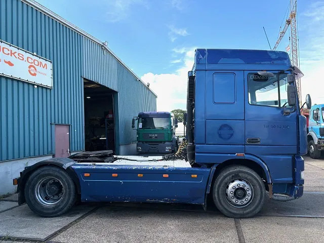 DAF 95.380 XF SPACECAB (EURO 2 / ZF16 MANUAL GEARBOX / HYDRAULIC KIT / P.T.O. / SIDE SKIRTS / AIRCONDITIONING) - Tractor: foto 4 DAF 95.380 XF SPACECAB (EURO 2 / ZF16 MANUAL GEARBOX / HYDRAULIC KIT / P.T.O. / SIDE SKIRTS / AIRCONDITIONING) - Tractor: foto 4