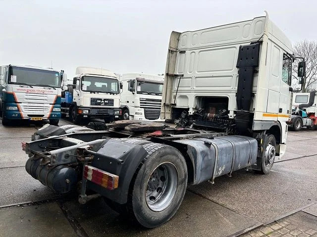 DAF 95.430 XF SPACECAB (EURO 3 / ZF16 MANUAL GEARBOX / ZF-INTARDER / AIRCONDITIONING / 870 LITER DIESELTANK) - Tractor: foto 3 DAF 95.430 XF SPACECAB (EURO 3 / ZF16 MANUAL GEARBOX / ZF-INTARDER / AIRCONDITIONING / 870 LITER DIESELTANK) - Tractor: foto 3