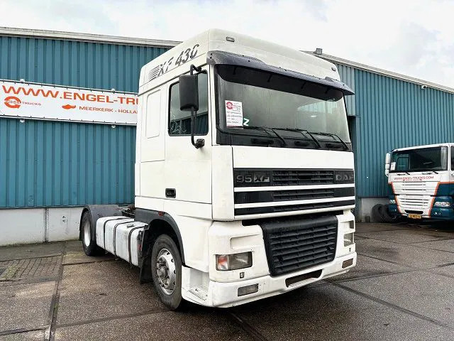 DAF 95.430 XF SPACECAB (EURO 3 / ZF16 MANUAL GEARBOX / ZF-INTARDER / AIRCONDITIONING) - Tractor: foto 2 DAF 95.430 XF SPACECAB (EURO 3 / ZF16 MANUAL GEARBOX / ZF-INTARDER / AIRCONDITIONING) - Tractor: foto 2