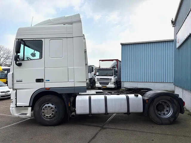 DAF XF 105.460 ATE SPACECAB 4x2 ONLY 835.500 KM (ZF-MANUAL GEARBOX / ZF-INTARDER / AIRCONDITIONING / EURO 5) - Tractor: foto 4 DAF XF 105.460 ATE SPACECAB 4x2 ONLY 835.500 KM (ZF-MANUAL GEARBOX / ZF-INTARDER / AIRCONDITIONING / EURO 5) - Tractor: foto 4