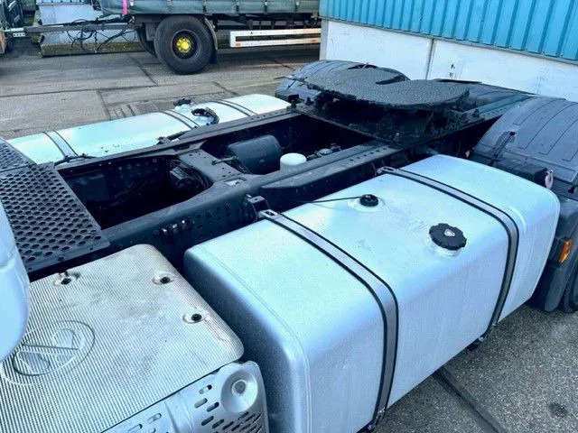 Locação de Iveco Stralis AS440S42T/P HI-WAY DUTCH TRUCK (APK/TUV -> 02-2024 / EURO 6 / AS-TRONIC / 2 TANKS / LEATHER SEATS / FRIDGE) Iveco Stralis AS440S42T/P HI-WAY DUTCH TRUCK (APK/TUV -> 02-2024 / EURO 6 / AS-TRONIC / 2 TANKS / LEATHER SEATS / FRIDGE): foto 12 Locação de Iveco Stralis AS440S42T/P HI-WAY DUTCH TRUCK (APK/TUV -> 02-2024 / EURO 6 / AS-TRONIC / 2 TANKS / LEATHER SEATS / FRIDGE) Iveco Stralis AS440S42T/P HI-WAY DUTCH TRUCK (APK/TUV -> 02-2024 / EURO 6 / AS-TRONIC / 2 TANKS / LEATHER SEATS / FRIDGE): foto 12