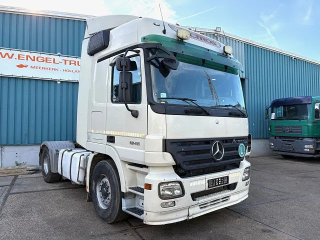 Mercedes-Benz Actros 1846 LS (MP2) (EPS WITH CLUTCH / RETARDER / 3-PEDALS/ AIRCONDITIONING / ETC) - Tractor: foto 2 Mercedes-Benz Actros 1846 LS (MP2) (EPS WITH CLUTCH / RETARDER / 3-PEDALS/ AIRCONDITIONING / ETC) - Tractor: foto 2