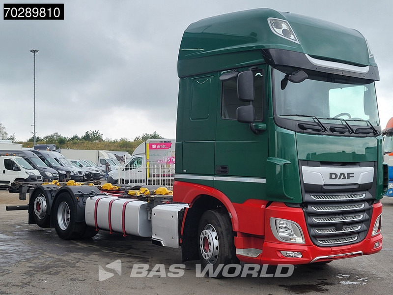 DAF XF 480 6X2 Retarder BDF Lift-Axle Automatic Navi ACC Euro 6 - Caminhão transportador de contêineres/ Caixa móvel: foto 3 DAF XF 480 6X2 Retarder BDF Lift-Axle Automatic Navi ACC Euro 6 - Caminhão transportador de contêineres/ Caixa móvel: foto 3
