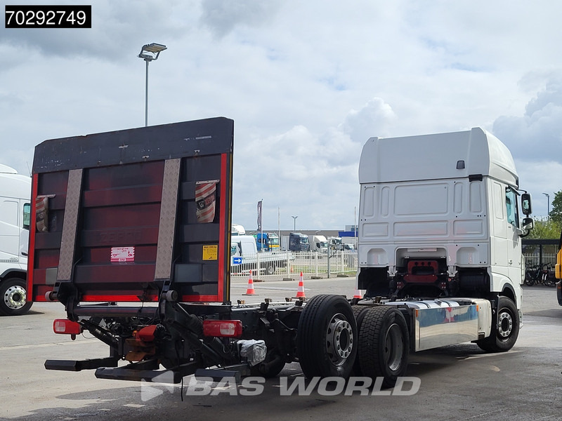 DAF XF 530 XF 6X2 2000kg Ladebordwand Lift+Steering-Axle Navi ACC Euro 6 - Caminhão chassi: foto 5 DAF XF 530 XF 6X2 2000kg Ladebordwand Lift+Steering-Axle Navi ACC Euro 6 - Caminhão chassi: foto 5