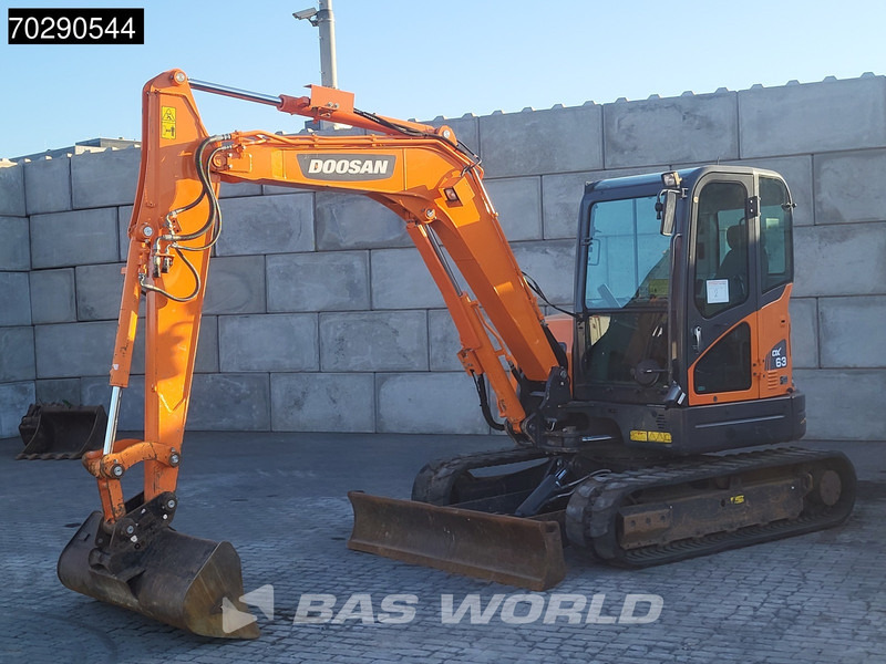 Doosan DX63-3 - Mini escavadeira: foto 5 Doosan DX63-3 - Mini escavadeira: foto 5