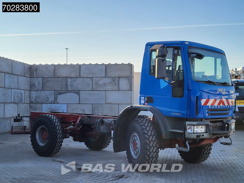 Iveco 140E24 828 4X4 Manual Euro 3 - Caminhão chassi: foto 3 Iveco 140E24 828 4X4 Manual Euro 3 - Caminhão chassi: foto 3