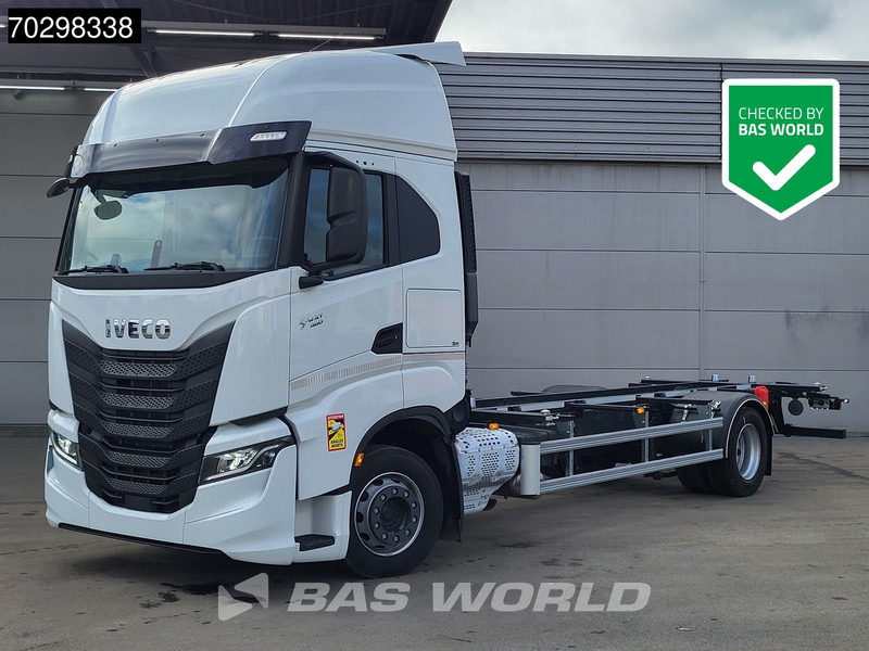 Iveco S-Way 460 4X2 NEW !! BDF Automatic Full air ACC Led Euro 6 - Caminhão transportador de contêineres/ Caixa móvel: foto 1 Iveco S-Way 460 4X2 NEW !! BDF Automatic Full air ACC Led Euro 6 - Caminhão transportador de contêineres/ Caixa móvel: foto 1