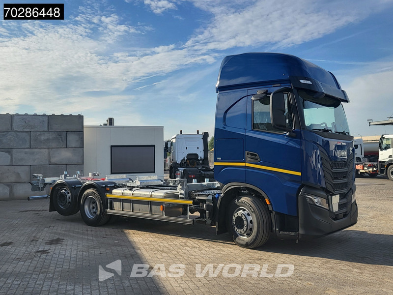 Iveco S-Way 500 6X2 NEW! BDF Lift+steering Axle Automatic Standklima Navi ACC Euro 6 - Caminhão transportador de contêineres/ Caixa móvel: foto 3 Iveco S-Way 500 6X2 NEW! BDF Lift+steering Axle Automatic Standklima Navi ACC Euro 6 - Caminhão transportador de contêineres/ Caixa móvel: foto 3