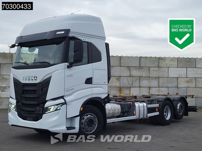 Iveco S-Way 510 6X2 Retarder Full Air Lift Axle BDF Euro 6 - Caminhão transportador de contêineres/ Caixa móvel: foto 1 Iveco S-Way 510 6X2 Retarder Full Air Lift Axle BDF Euro 6 - Caminhão transportador de contêineres/ Caixa móvel: foto 1