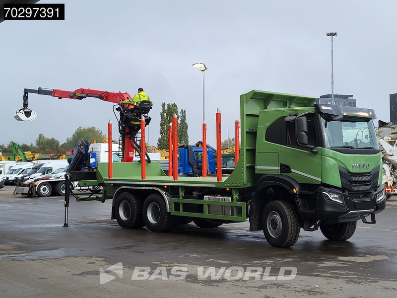 Iveco T-Way 450 6X6 UNUSED! Palfinger Q150Z Crane Retarder Holztransport Big-Axle LED Euro 6 - Caminhão florestal, Caminhão grua: foto 3 Iveco T-Way 450 6X6 UNUSED! Palfinger Q150Z Crane Retarder Holztransport Big-Axle LED Euro 6 - Caminhão florestal, Caminhão grua: foto 3