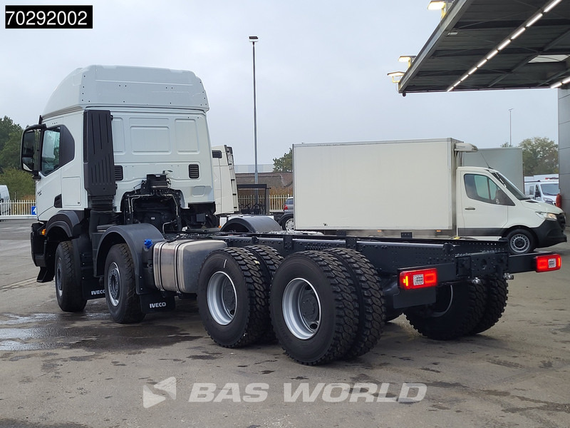 Iveco T-Way 510 8X4 NEW chassis! Retarder Big-Axle Steelsuspension LED Automatic Euro 6 - Caminhão chassi: foto 2 Iveco T-Way 510 8X4 NEW chassis! Retarder Big-Axle Steelsuspension LED Automatic Euro 6 - Caminhão chassi: foto 2