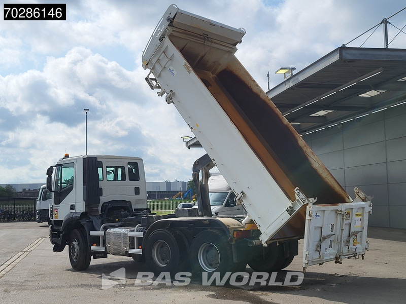 Iveco Trakker 360 6X4 10m3 2-Sided Tipper Steelsuspension Big-Axle Automatic Euro 6 - Caminhão basculante: foto 2 Iveco Trakker 360 6X4 10m3 2-Sided Tipper Steelsuspension Big-Axle Automatic Euro 6 - Caminhão basculante: foto 2