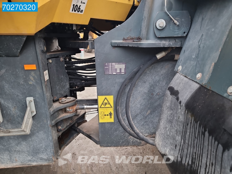 Carregadeira de rodas Komatsu WA380-6: foto 14