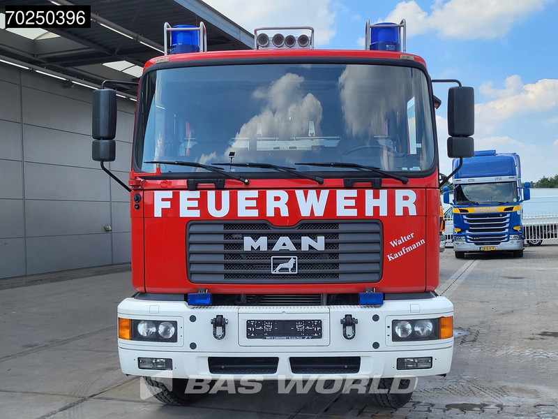 MAN TGA 14.284 4X4 4x4 Manual Schlingmann LF16/12 pump Feuerwehr Steelsuspension Euro 2 - Carro de bombeiro: foto 3 MAN TGA 14.284 4X4 4x4 Manual Schlingmann LF16/12 pump Feuerwehr Steelsuspension Euro 2 - Carro de bombeiro: foto 3