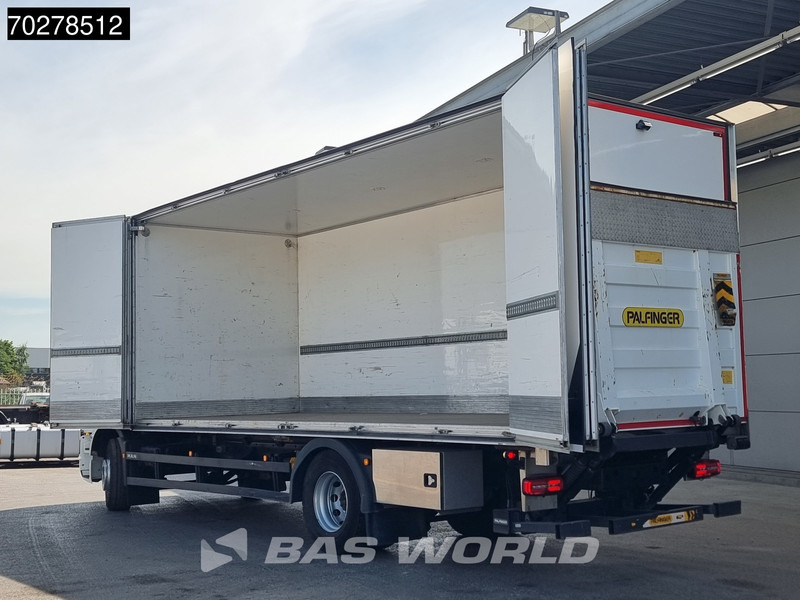 MAN TGM 18.290 4X2 19tonner Automatic Ladebordwand LED Navi Euro 6 - Caminhão furgão: foto 3 MAN TGM 18.290 4X2 19tonner Automatic Ladebordwand LED Navi Euro 6 - Caminhão furgão: foto 3