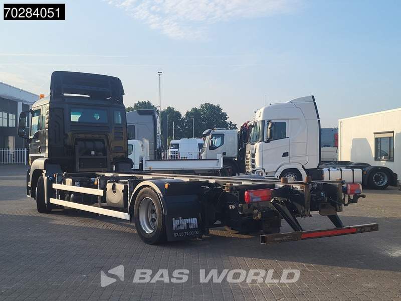 MAN TGS 18.360 834 4X2 19tonner BDF Automatic Navi Euro 6 - Caminhão transportador de contêineres/ Caixa móvel: foto 2 MAN TGS 18.360 834 4X2 19tonner BDF Automatic Navi Euro 6 - Caminhão transportador de contêineres/ Caixa móvel: foto 2