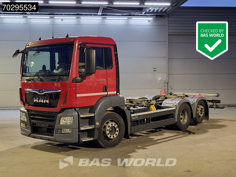 MAN TGS 26.320 6X2 ADR BDF Lift + Steering Axle Euro 6 - Caminhão transportador de contêineres/ Caixa móvel: foto 1 MAN TGS 26.320 6X2 ADR BDF Lift + Steering Axle Euro 6 - Caminhão transportador de contêineres/ Caixa móvel: foto 1
