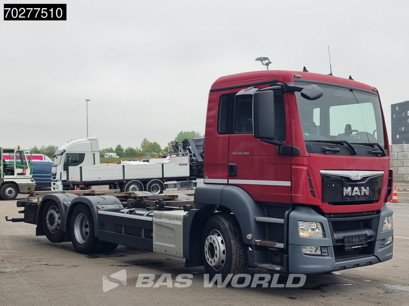 MAN TGS 26.320 6X2 BDF ADR Lift+lenkasche Automatic Euro 6 - Caminhão transportador de contêineres/ Caixa móvel: foto 3 MAN TGS 26.320 6X2 BDF ADR Lift+lenkasche Automatic Euro 6 - Caminhão transportador de contêineres/ Caixa móvel: foto 3