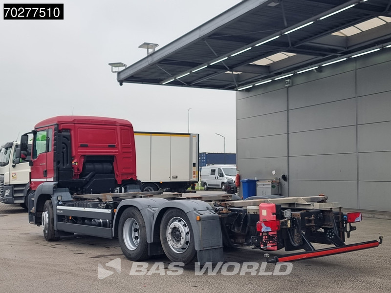 MAN TGS 26.320 6X2 BDF ADR Lift+lenkasche Automatic Euro 6 - Caminhão transportador de contêineres/ Caixa móvel: foto 2 MAN TGS 26.320 6X2 BDF ADR Lift+lenkasche Automatic Euro 6 - Caminhão transportador de contêineres/ Caixa móvel: foto 2
