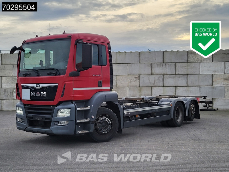 MAN TGS 26.320 TGS 6X2 ADR BDF Lift + Steering Axle Euro 6 - Caminhão transportador de contêineres/ Caixa móvel: foto 1 MAN TGS 26.320 TGS 6X2 ADR BDF Lift + Steering Axle Euro 6 - Caminhão transportador de contêineres/ Caixa móvel: foto 1