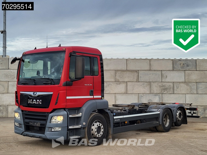 MAN TGS 26.320 TGS 6X2 ADR BDF Lift + Steering Axle Euro 6 - Caminhão transportador de contêineres/ Caixa móvel: foto 1 MAN TGS 26.320 TGS 6X2 ADR BDF Lift + Steering Axle Euro 6 - Caminhão transportador de contêineres/ Caixa móvel: foto 1