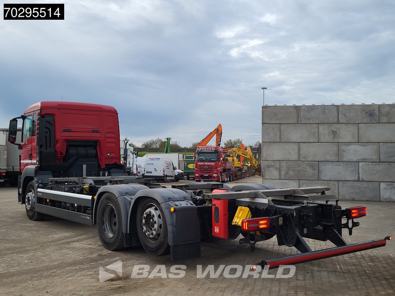 MAN TGS 26.320 TGS 6X2 ADR BDF Lift + Steering Axle Euro 6 - Caminhão transportador de contêineres/ Caixa móvel: foto 2 MAN TGS 26.320 TGS 6X2 ADR BDF Lift + Steering Axle Euro 6 - Caminhão transportador de contêineres/ Caixa móvel: foto 2