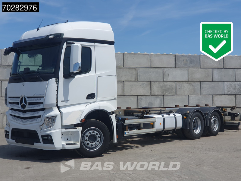 Mercedes-Benz Actros 2548 Actros 6X2 ACC Xenon Liftachse Euro 6 - Caminhão transportador de contêineres/ Caixa móvel: foto 1 Mercedes-Benz Actros 2548 Actros 6X2 ACC Xenon Liftachse Euro 6 - Caminhão transportador de contêineres/ Caixa móvel: foto 1