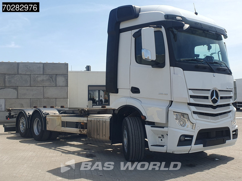 Mercedes-Benz Actros 2548 Actros 6X2 ACC Xenon Liftachse Euro 6 - Caminhão transportador de contêineres/ Caixa móvel: foto 3 Mercedes-Benz Actros 2548 Actros 6X2 ACC Xenon Liftachse Euro 6 - Caminhão transportador de contêineres/ Caixa móvel: foto 3