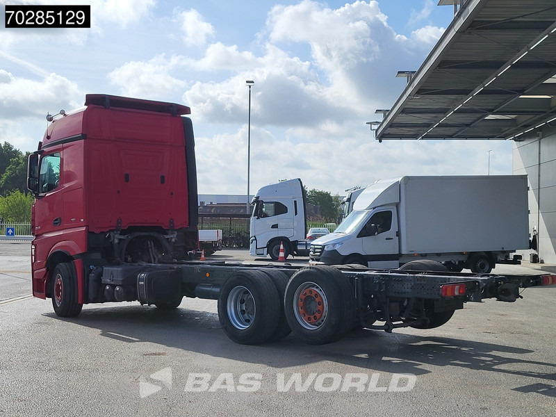 Mercedes-Benz Actros 2548 Actros 6X2 BigSpace Retarder PTO Liftachse Xenon ACC Navi Euro 6 - Caminhão chassi: foto 2 Mercedes-Benz Actros 2548 Actros 6X2 BigSpace Retarder PTO Liftachse Xenon ACC Navi Euro 6 - Caminhão chassi: foto 2