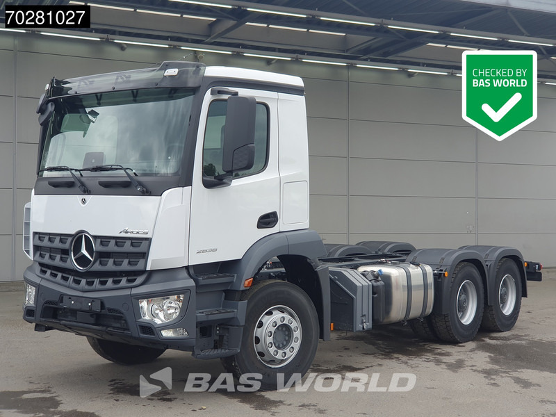 Mercedes-Benz Arocs 2636 6X4 NEW chassis Flywheel PTO Big-Axle Automatic Steelsuspension Euro 6 - Caminhão chassi: foto 1 Mercedes-Benz Arocs 2636 6X4 NEW chassis Flywheel PTO Big-Axle Automatic Steelsuspension Euro 6 - Caminhão chassi: foto 1