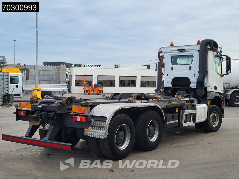 Mercedes-Benz Arocs 3342 6X4 HYVA 26-62-S Hooklift Big-Axle Automatic Euro 6 - Caminhão polibenne: foto 3 Mercedes-Benz Arocs 3342 6X4 HYVA 26-62-S Hooklift Big-Axle Automatic Euro 6 - Caminhão polibenne: foto 3