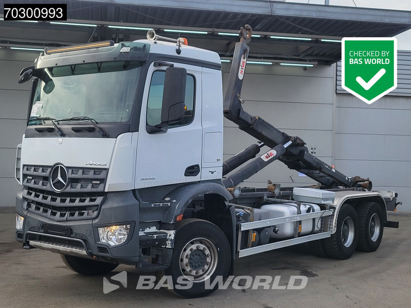 Mercedes-Benz Arocs 3342 6X4 HYVA 26-62-S Hooklift Big-Axle Automatic Euro 6 - Caminhão polibenne: foto 1 Mercedes-Benz Arocs 3342 6X4 HYVA 26-62-S Hooklift Big-Axle Automatic Euro 6 - Caminhão polibenne: foto 1