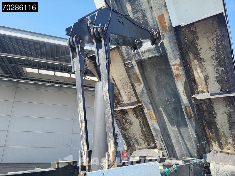 Renault Kerax 430 8X4 16m3 tipper Retarder Big-Axle steel suspension automatic Euro 5 - Caminhão basculante: foto 5 Renault Kerax 430 8X4 16m3 tipper Retarder Big-Axle steel suspension automatic Euro 5 - Caminhão basculante: foto 5