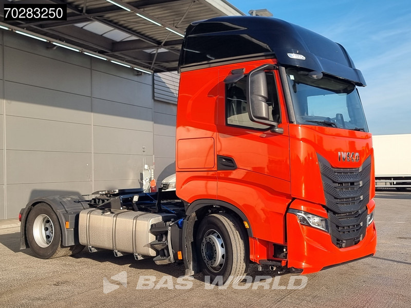 Iveco S-Way 490 4X2 DAMAGED! chassis bent 2x Tanks LED Navi Euro 6 - Tractor: foto 3 Iveco S-Way 490 4X2 DAMAGED! chassis bent 2x Tanks LED Navi Euro 6 - Tractor: foto 3