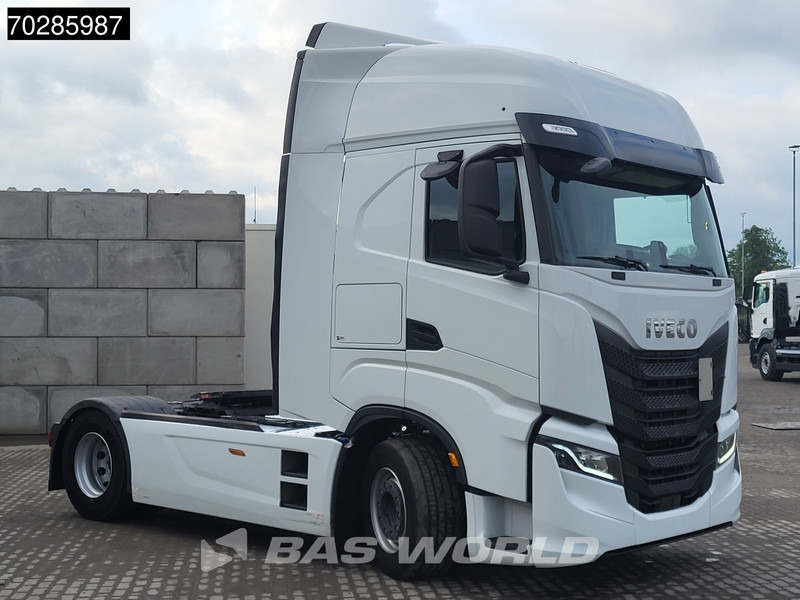 Iveco S-Way 490 4X2 Retarder Standklima 2xTanks Navi - Tractor: foto 3 Iveco S-Way 490 4X2 Retarder Standklima 2xTanks Navi - Tractor: foto 3