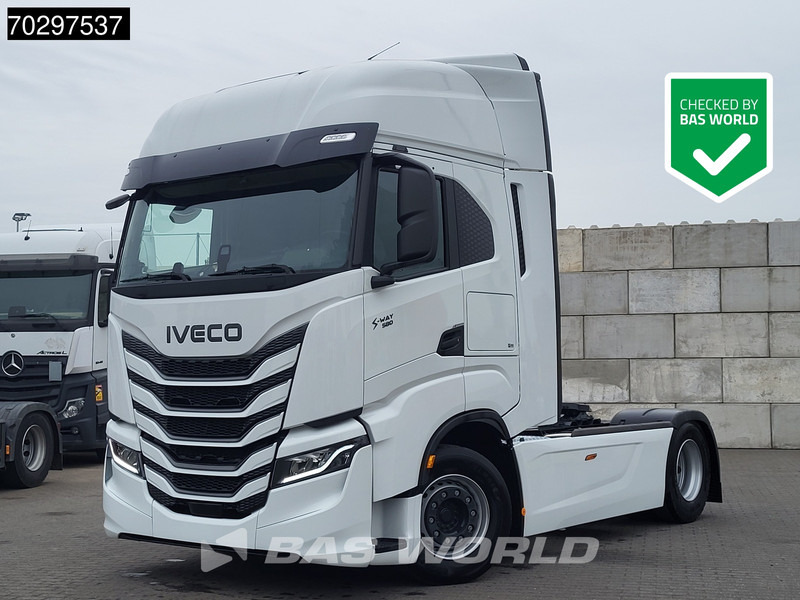 Iveco S-Way 580 4X2 NEW! 2x Tanks Standklima Navi ACC LED Euro 6 - Tractor: foto 1 Iveco S-Way 580 4X2 NEW! 2x Tanks Standklima Navi ACC LED Euro 6 - Tractor: foto 1