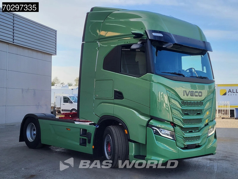Iveco S-Way 580 4X2 NEW! Electric Steering Standklima Navi ACC LED Euro 6 - Tractor: foto 3 Iveco S-Way 580 4X2 NEW! Electric Steering Standklima Navi ACC LED Euro 6 - Tractor: foto 3