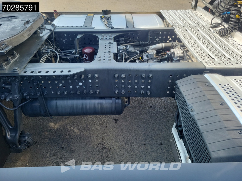 Mercedes-Benz Actros 1845 Actros 4X2 GigaSpace Retarder Standklima Mirrorcam Navi PPC - Tractor: foto 3 Mercedes-Benz Actros 1845 Actros 4X2 GigaSpace Retarder Standklima Mirrorcam Navi PPC - Tractor: foto 3