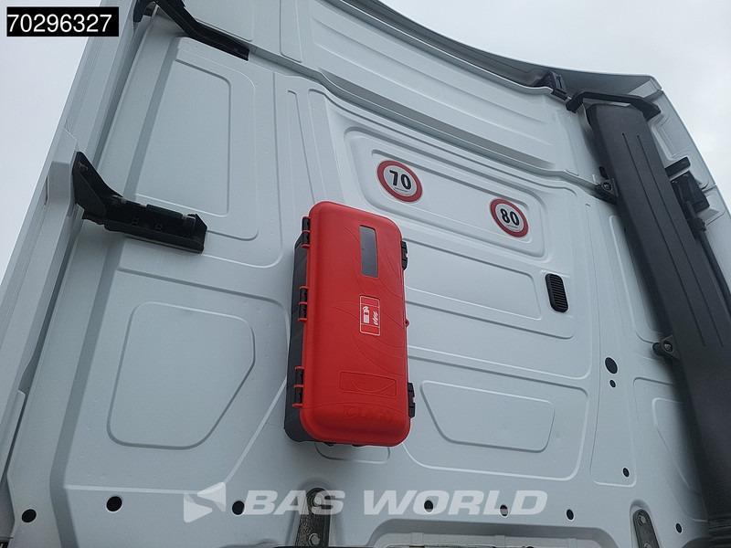 Mercedes-Benz Actros 1845 Actros 4X2 StreamSpace Retarder ADR 2xTanks Euro 6 - Tractor: foto 5 Mercedes-Benz Actros 1845 Actros 4X2 StreamSpace Retarder ADR 2xTanks Euro 6 - Tractor: foto 5