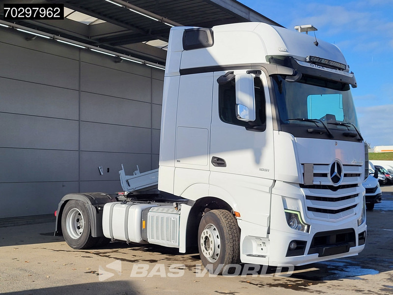 Mercedes-Benz Actros 1851 Actros 4X2 GigaSpace ADR 2xTanks Xenon Euro 6 - Tractor: foto 3 Mercedes-Benz Actros 1851 Actros 4X2 GigaSpace ADR 2xTanks Xenon Euro 6 - Tractor: foto 3