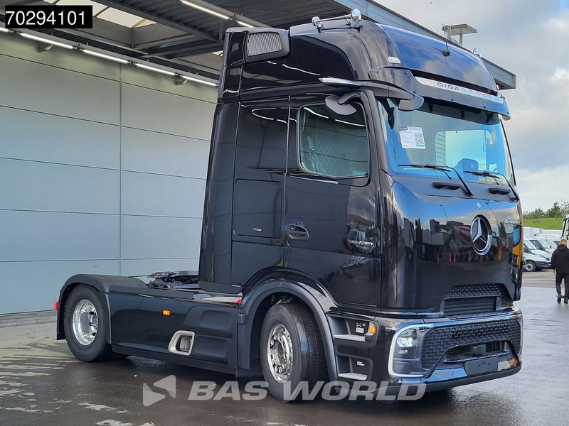 Mercedes-Benz Actros L 1863 4X2 NEW! Retarder Full-Air Leder Standklima 2x Tanks MirrorCam Navi PPC Alcoa's LED Euro 6 - Tractor: foto 3 Mercedes-Benz Actros L 1863 4X2 NEW! Retarder Full-Air Leder Standklima 2x Tanks MirrorCam Navi PPC Alcoa's LED Euro 6 - Tractor: foto 3