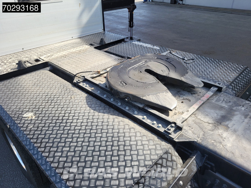 Volvo FH16 650 FH16 8X2 Tractorhead HMF 7020K-RCS Crane + Fly-Jib Lift+Steering Axle Navi ACC - Tractor: foto 3 Volvo FH16 650 FH16 8X2 Tractorhead HMF 7020K-RCS Crane + Fly-Jib Lift+Steering Axle Navi ACC - Tractor: foto 3