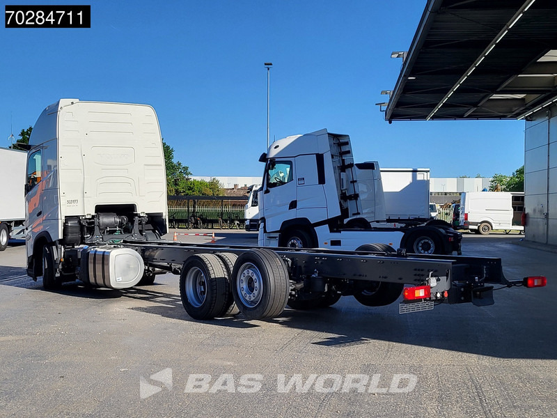 Volvo FH 62 R AERO 6X2 NEW Horsetruck chassis Lift+Lenkachse Dynamic Steering Mirror cam Euro 6 - Caminhão chassi: foto 2 Volvo FH 62 R AERO 6X2 NEW Horsetruck chassis Lift+Lenkachse Dynamic Steering Mirror cam Euro 6 - Caminhão chassi: foto 2