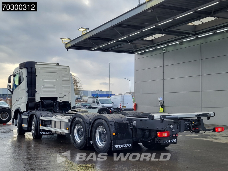 Volvo FH16 750 FH16 8X4 NEW 8x4 chassis! Air suspension Big-Axle Automatic VEB+ Euro 6 - Caminhão chassi: foto 2 Volvo FH16 750 FH16 8X4 NEW 8x4 chassis! Air suspension Big-Axle Automatic VEB+ Euro 6 - Caminhão chassi: foto 2