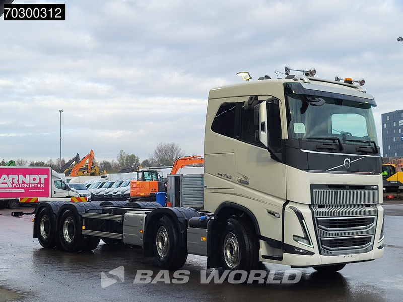 Volvo FH16 750 FH16 8X4 NEW 8x4 chassis! Air suspension Big-Axle Automatic VEB+ Euro 6 - Caminhão chassi: foto 3 Volvo FH16 750 FH16 8X4 NEW 8x4 chassis! Air suspension Big-Axle Automatic VEB+ Euro 6 - Caminhão chassi: foto 3