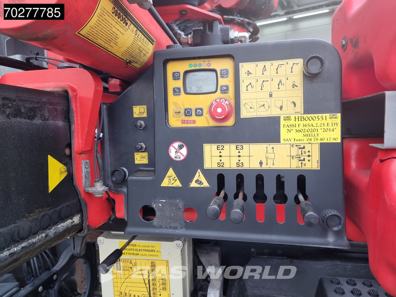 Camião de caixa aberta/ Plataforma, Caminhão grua Volvo FM 460 6X2 Fassi F365A.2.25 E-Dynamic Retarder Euro 6 Kraan Crane: foto 18