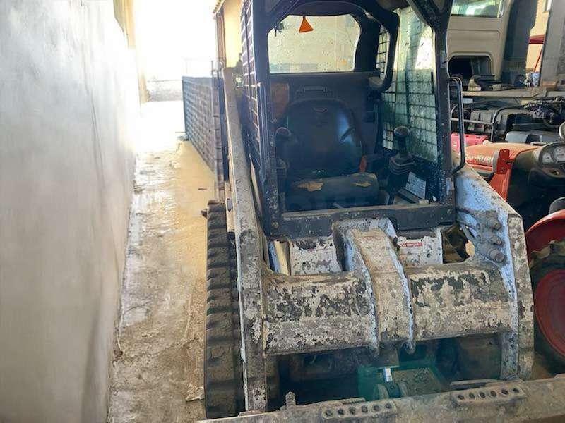 Bobcat T140 - Mini carregadeira de esteiras: foto 1 Bobcat T140 - Mini carregadeira de esteiras: foto 1